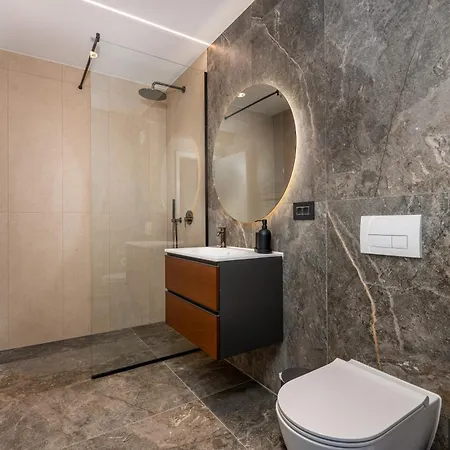 Hubix Coresi Apartamento *